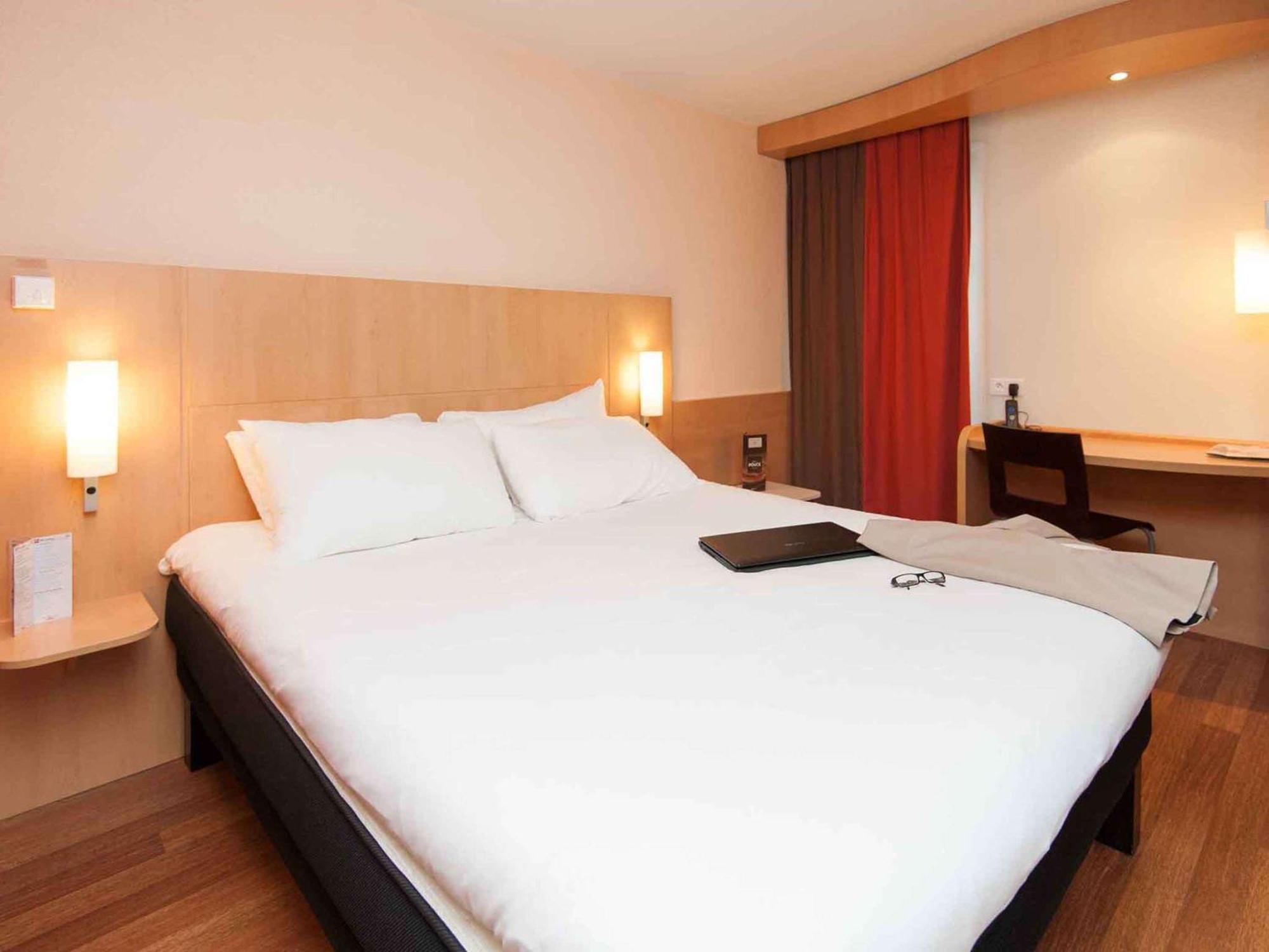 Ibis Avallon Magny  Ngoại thất bức ảnh