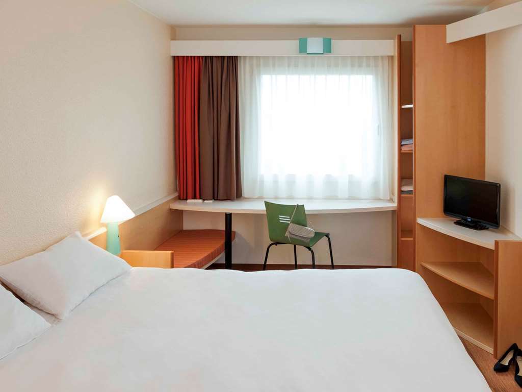 Ibis Avallon Hotel Magny  Phòng bức ảnh