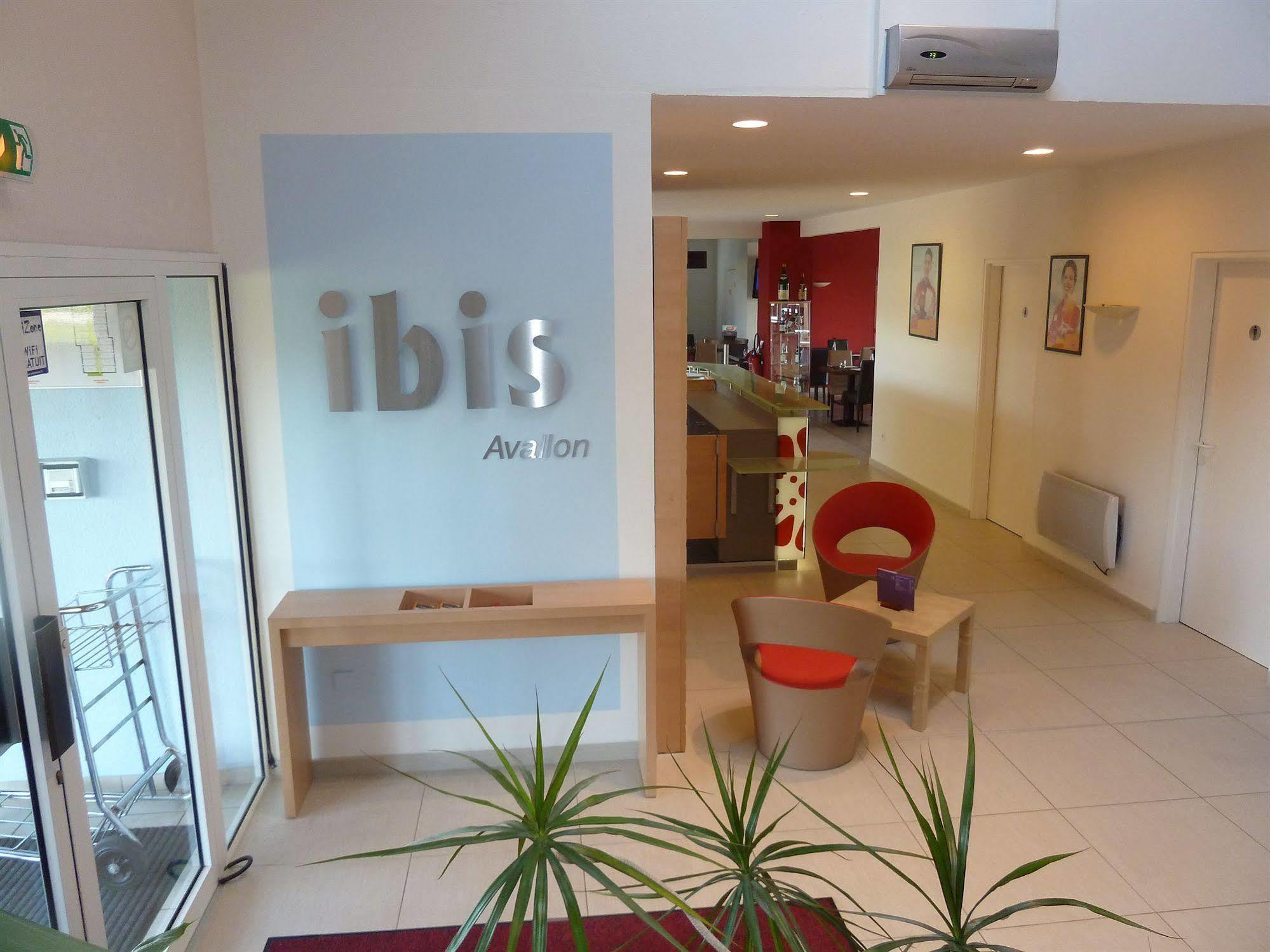 Ibis Avallon Hotel Magny  Ngoại thất bức ảnh