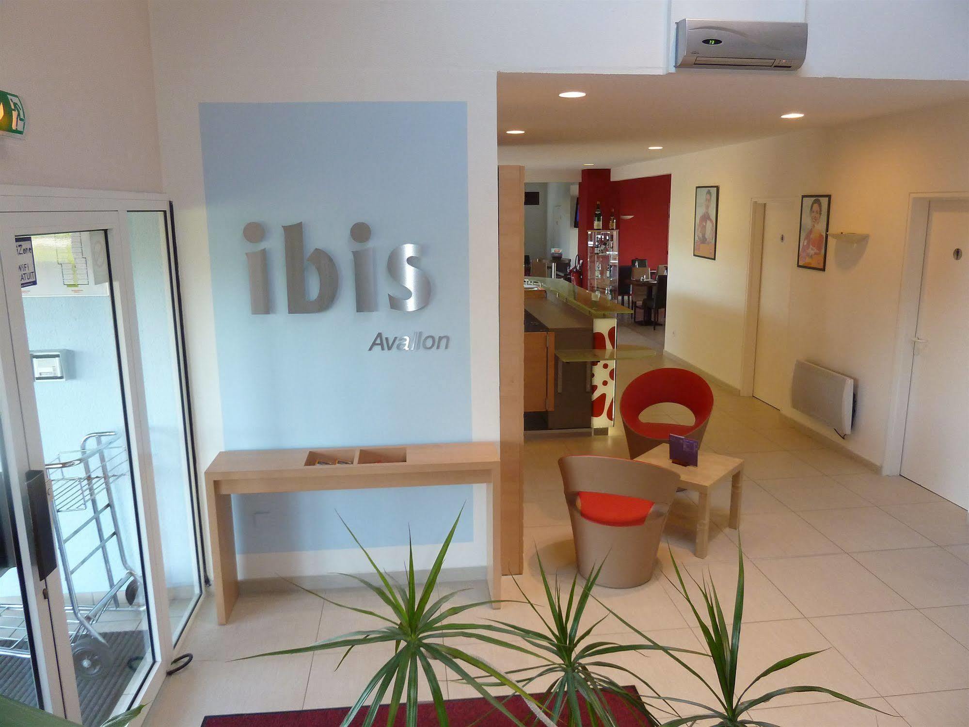 Ibis Avallon Magny  Ngoại thất bức ảnh