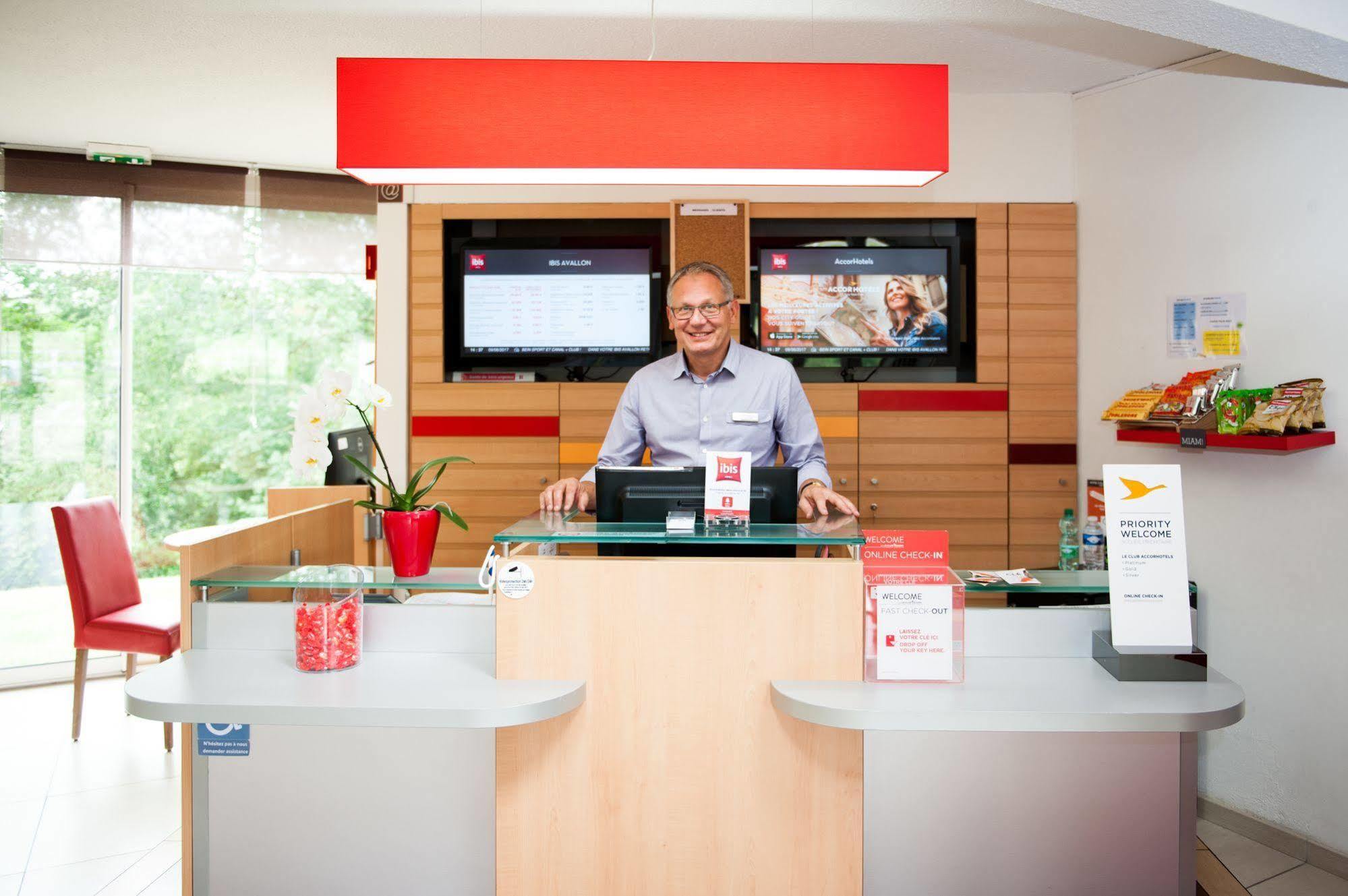Ibis Avallon Magny  Ngoại thất bức ảnh