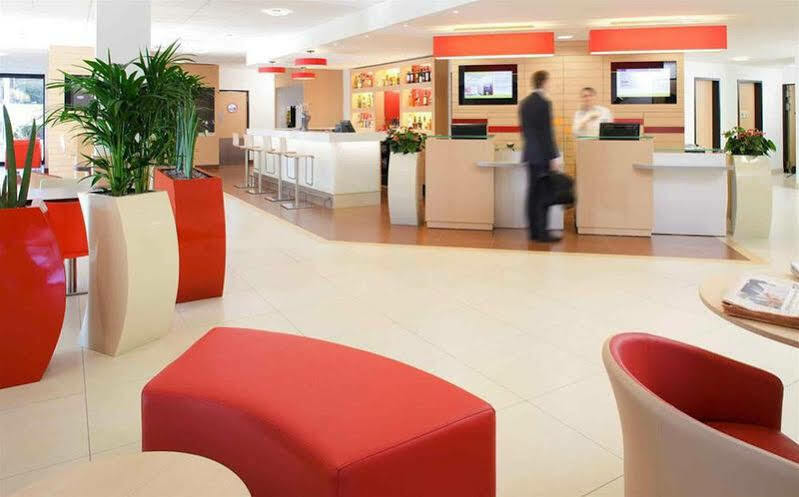 Ibis Avallon Hotel Magny  Ngoại thất bức ảnh